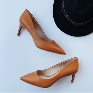 NEW-Shoes of Prey Como Pump (CAMEL)